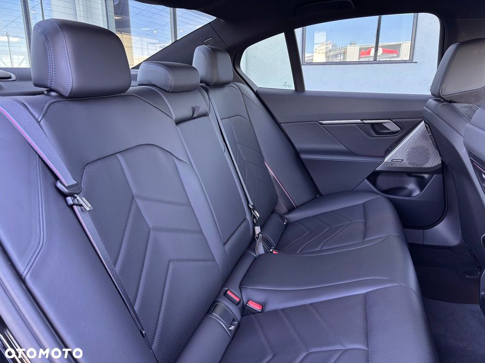 BMW Seria 5 - 21
