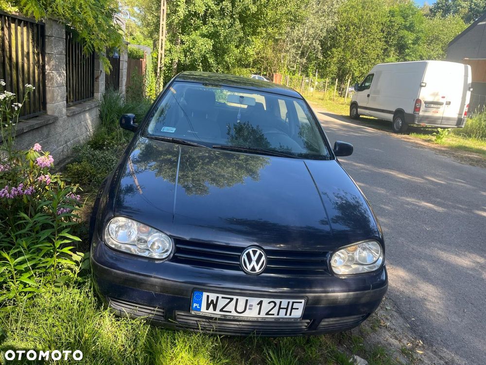 Volkswagen Golf - 1