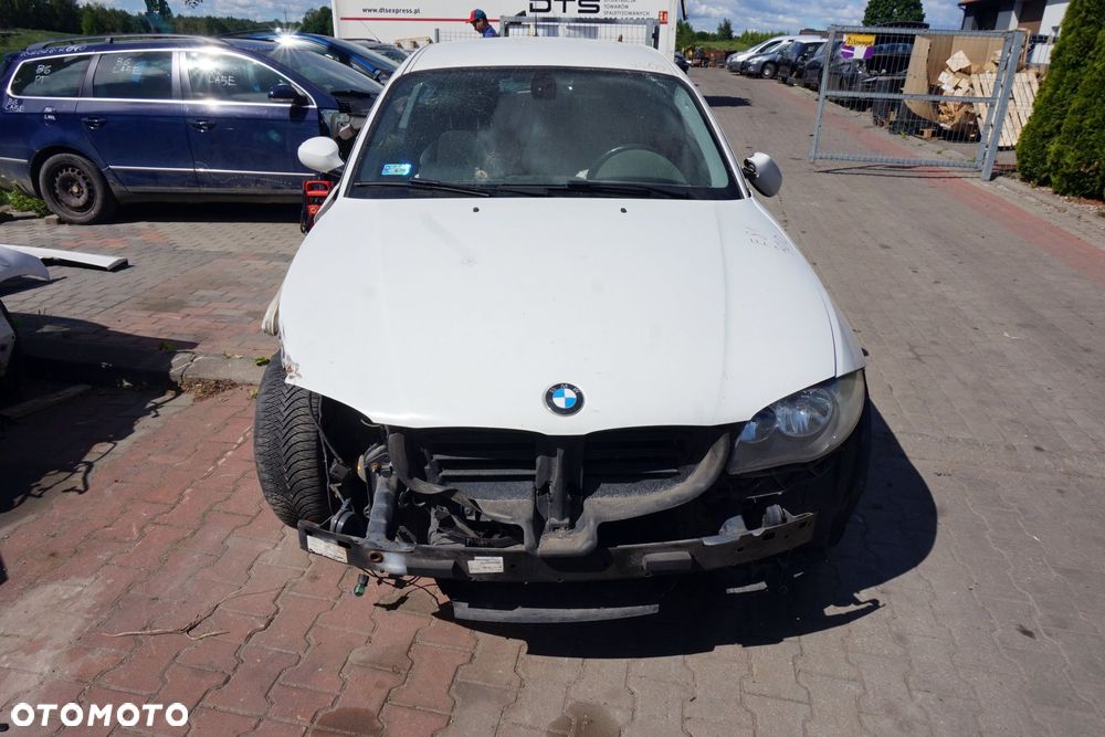 BMW 1 E81 LIFT 3D HB 2007 300 2.0 D N47D20A 142KM GS6-17DG TBGO BIAŁY ALPINWEISS na części - 8