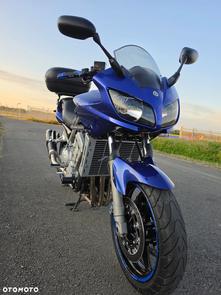Yamaha FZS - 12