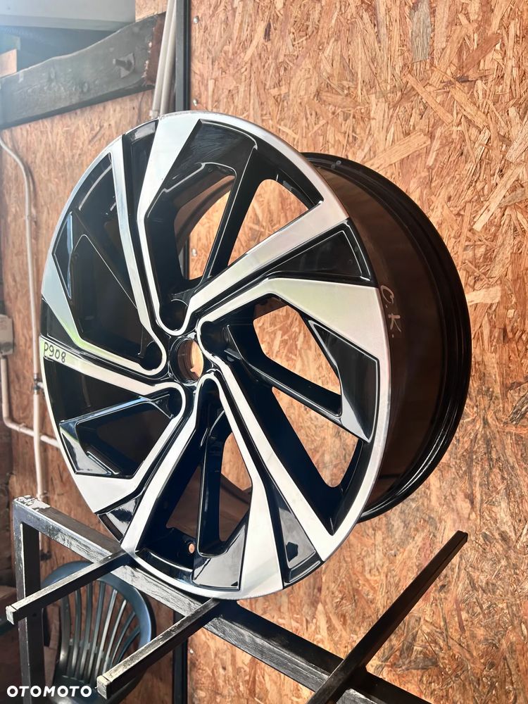 1 FELGA ALU. NISSAN QASHQAI  J12  20'' 8J  ET40 - 7