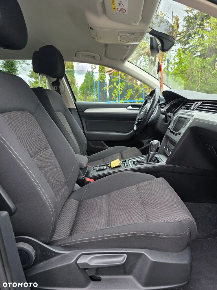 Volkswagen Passat 1.6 TDI (BlueMotion Technology) DSG Comfortline - 26