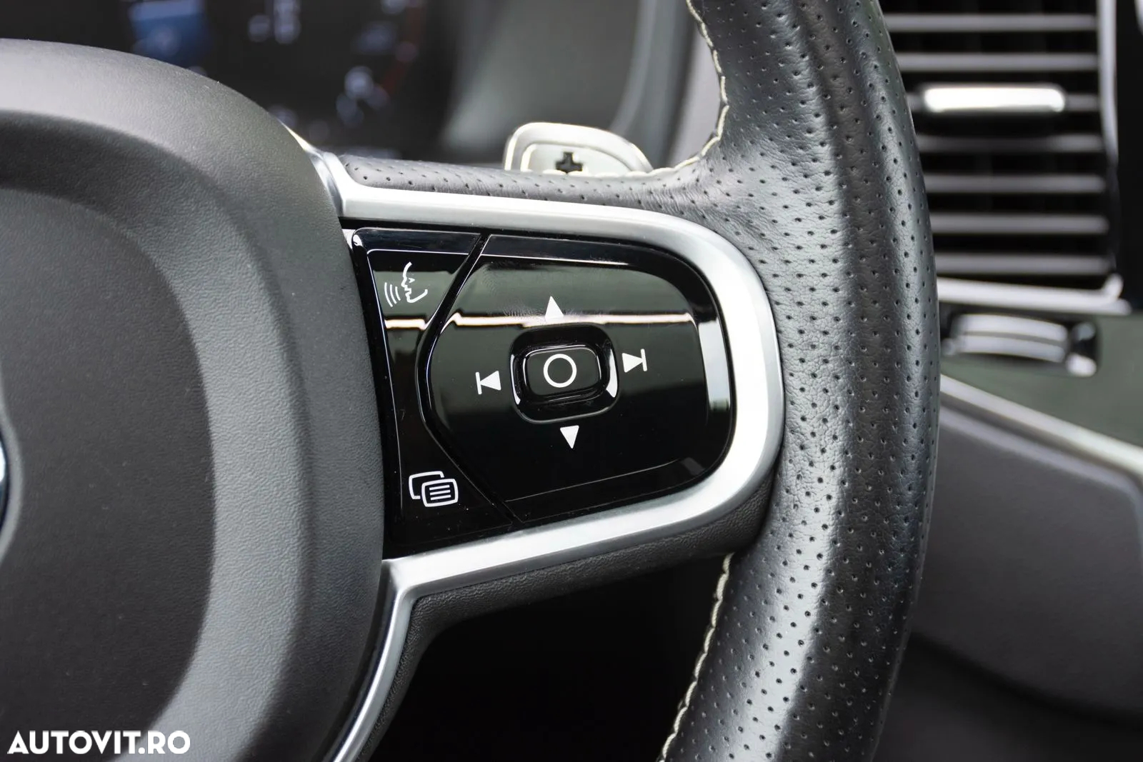 Volvo XC 90 D5 AWD Geartronic RDesign - 29