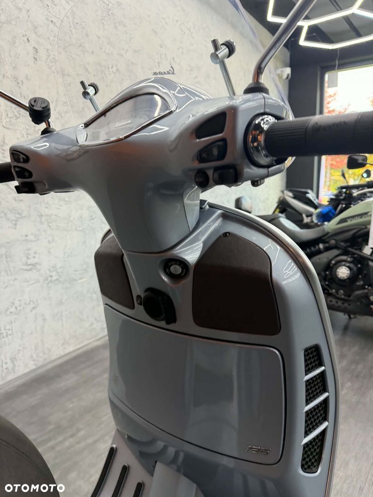 Vespa GTS - 21