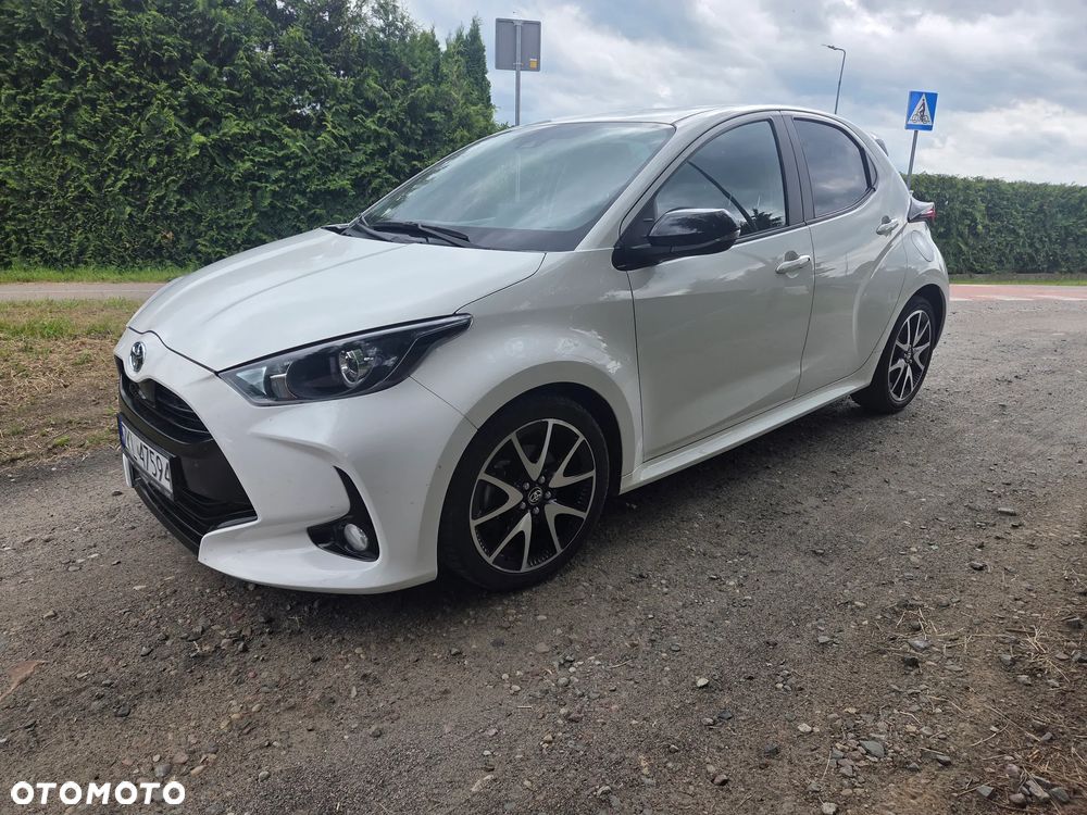 Toyota Yaris 116 1.5 VVT-i Black&White - 10