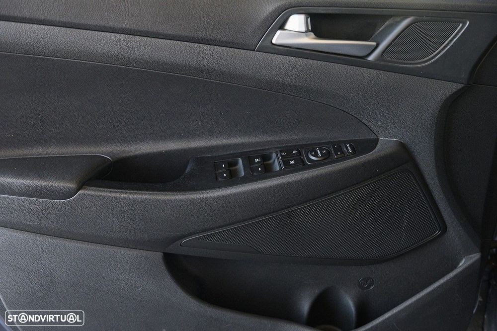 Hyundai Tucson 1.7 CRDi Executive - 25