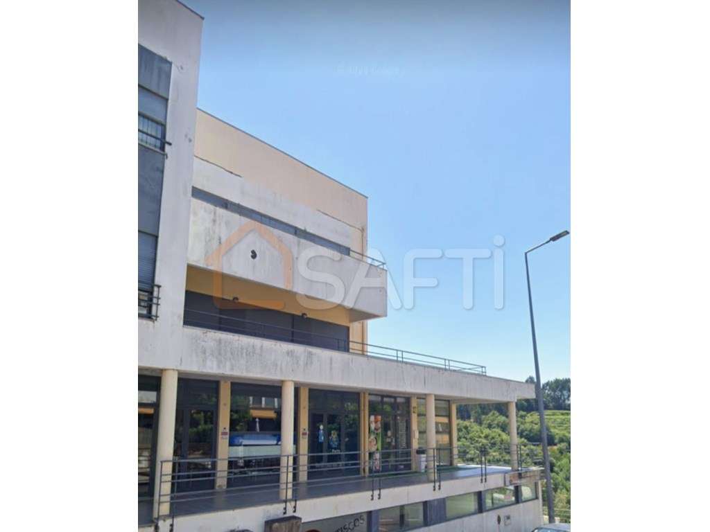 Excelente oportunidade de negócio,3 amplas lojas - Grande imagem: 3/10