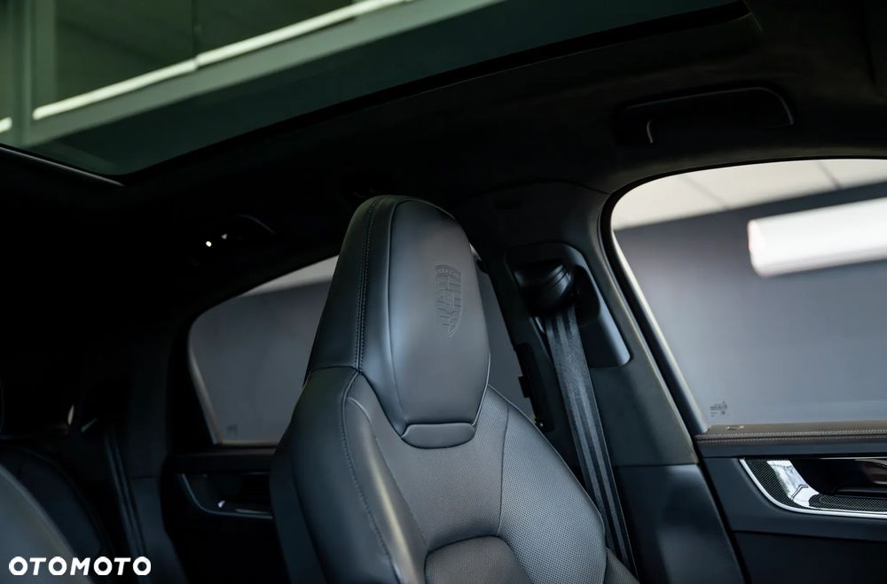 Porsche Cayenne Turbo E-Hybrid PHEV - 31