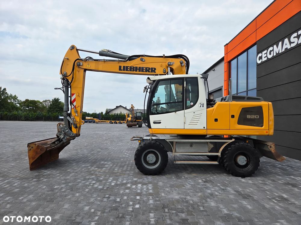 Liebherr A920 / z Niemiec / Stan idealny / - 2