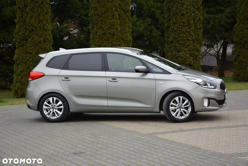 Kia Carens 1.6 GDI L 7os EU6 - 12