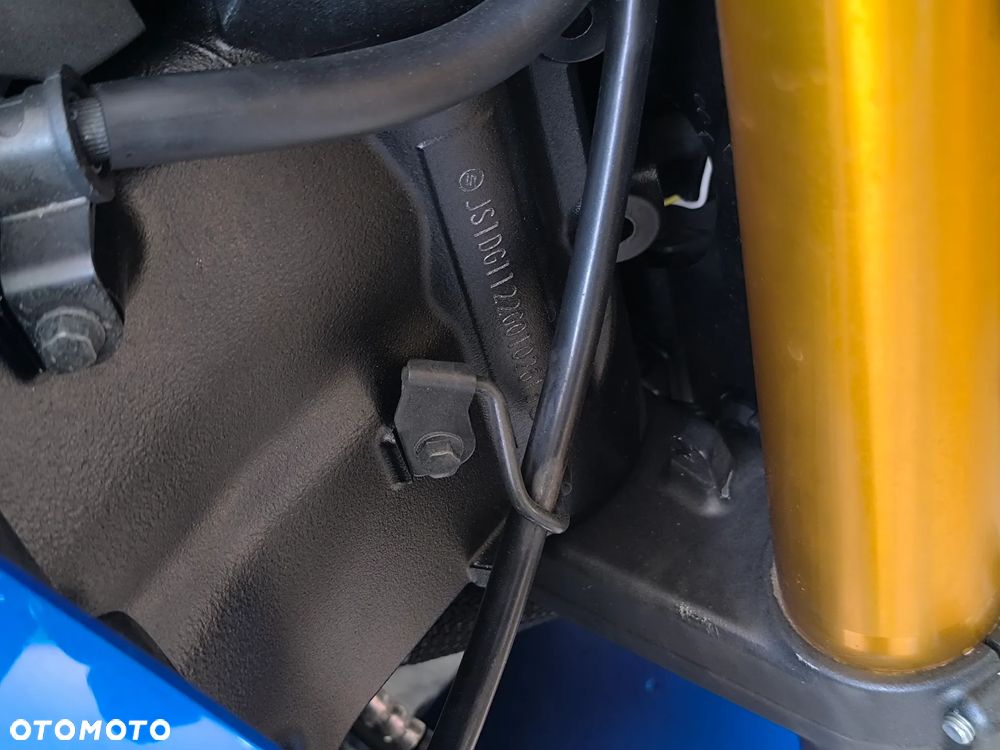 Suzuki GSX - 22