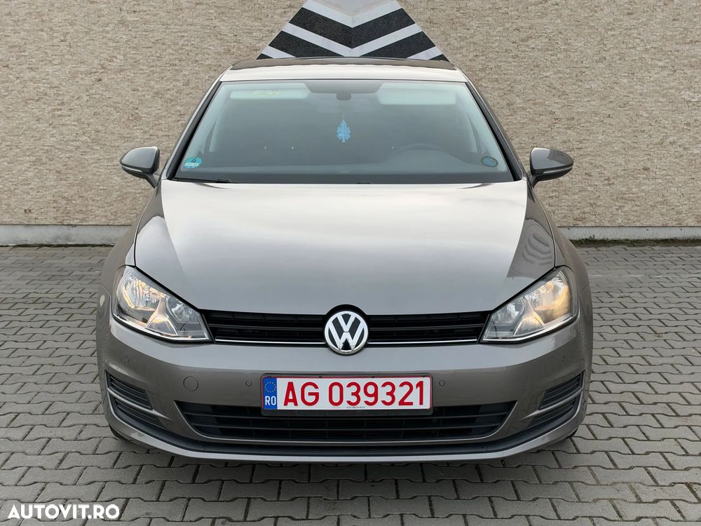 Volkswagen Golf - 32