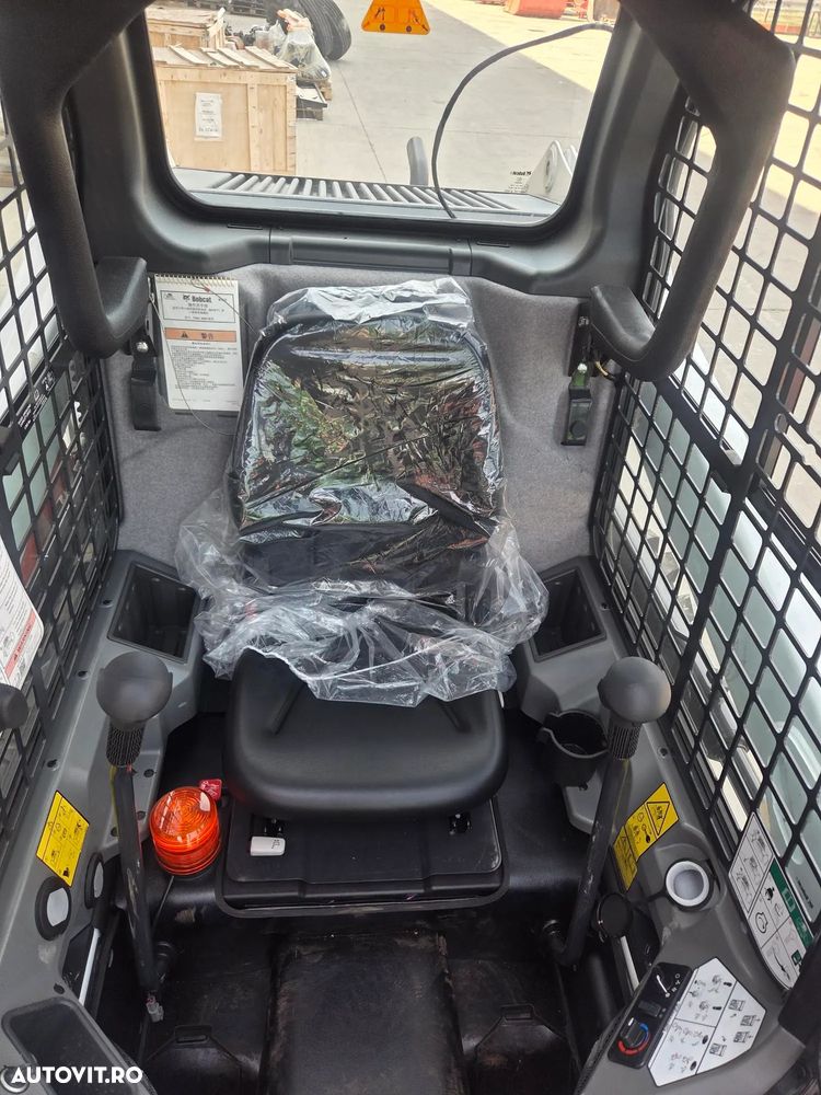 Bobcat S510, 2025, NOU, ridica 800kg, Masa operationala 3t, ANVELOPE PLINE, cabina inchisa cu AER CONDITIONAT, latime 1,7m, lungime 3,3m, inaltime 2m, motor KUBOTA 50CP, cupla rapida, furci, Jouystickuri, posibil leasing 4 ani-PROMOTIE 42.900 EUR+Tva - 3