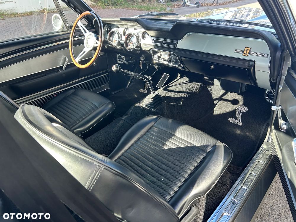 Ford Mustang - 24