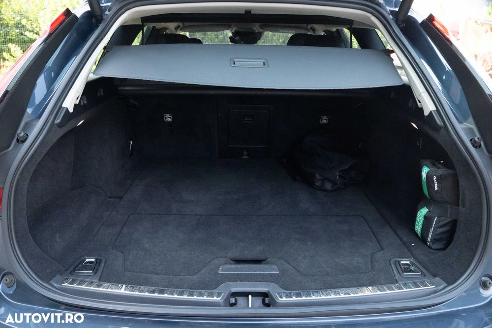 Volvo V90 V90CC B5 MHEV AT AWD Core - 29