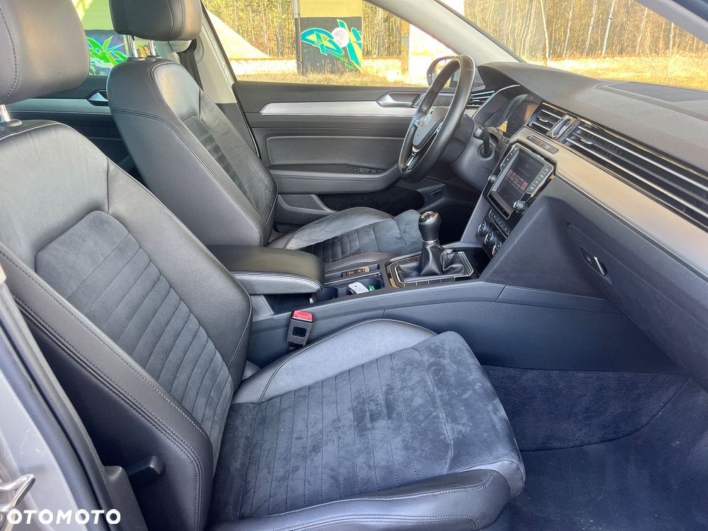 Volkswagen Passat 2.0 TDI (BlueMotion Technology) Highline - 14