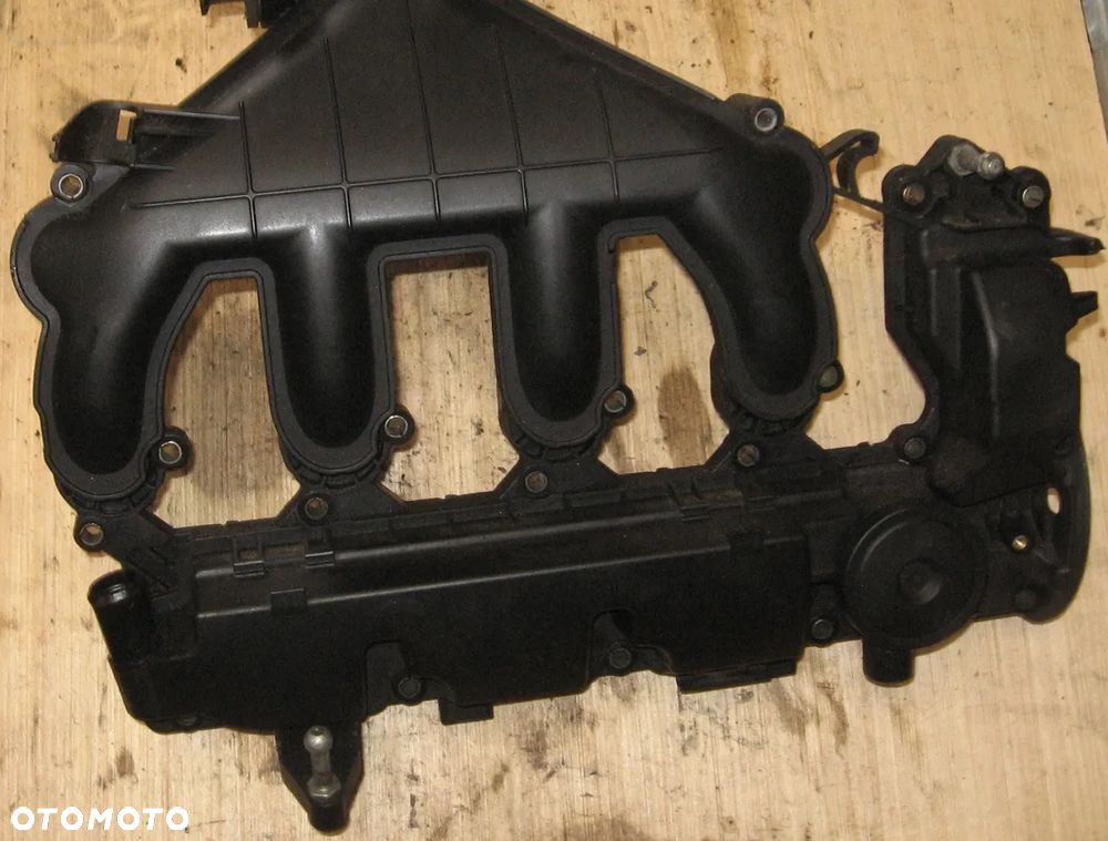 pokrywa zaworów PEUGEOT 407 FOCUS VOLVO V50 2.0 HDI 9645977980 - 1