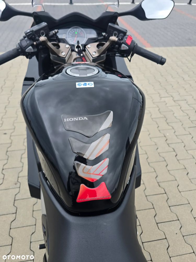 Honda VFR - 18