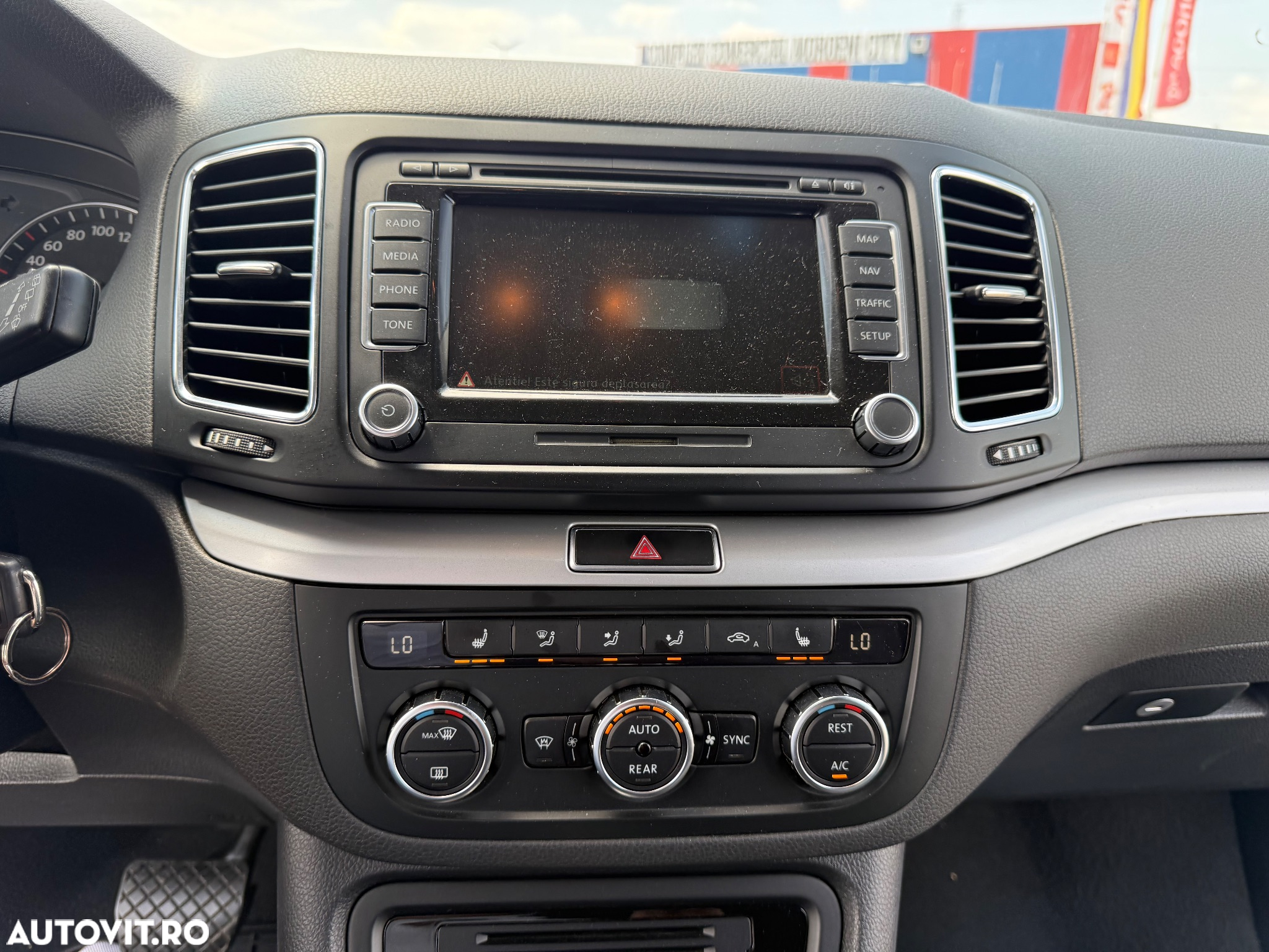 Volkswagen Sharan 2.0 TDI DSG BlueMotion Technology Comfortline - 30
