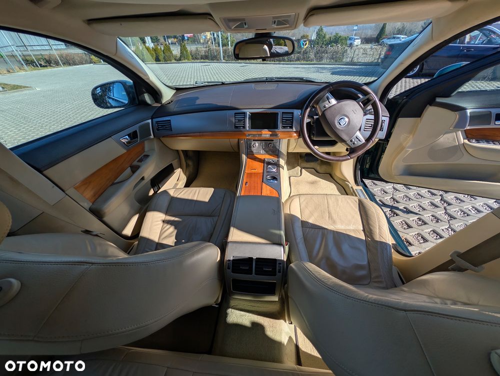Jaguar XF 2.7 V6 D Luxury - 15