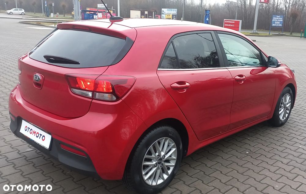 Kia Rio - 4