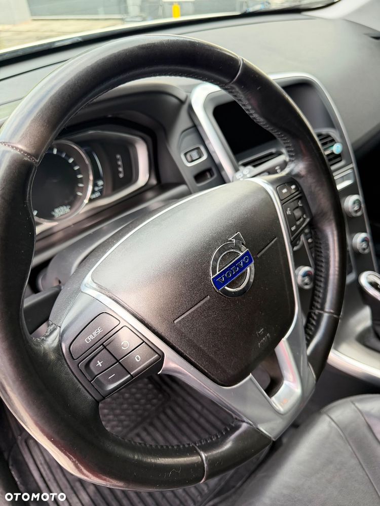 Volvo XC 60 T5 AWD Momentum - 11