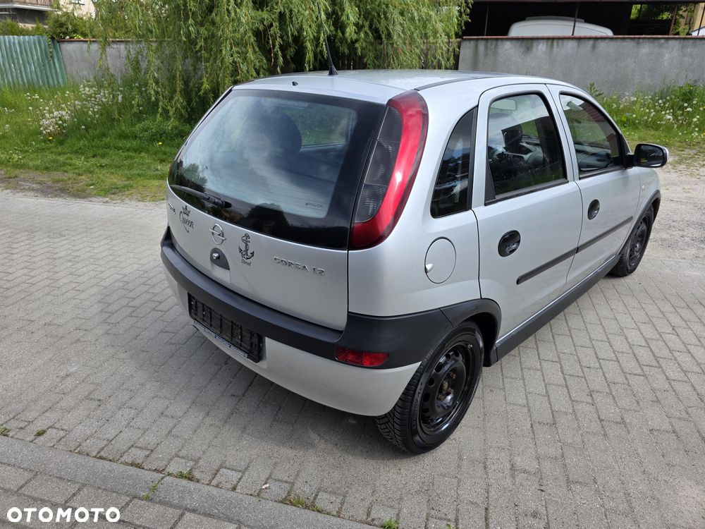 Opel Corsa 1.2 16V Cosmo - 3