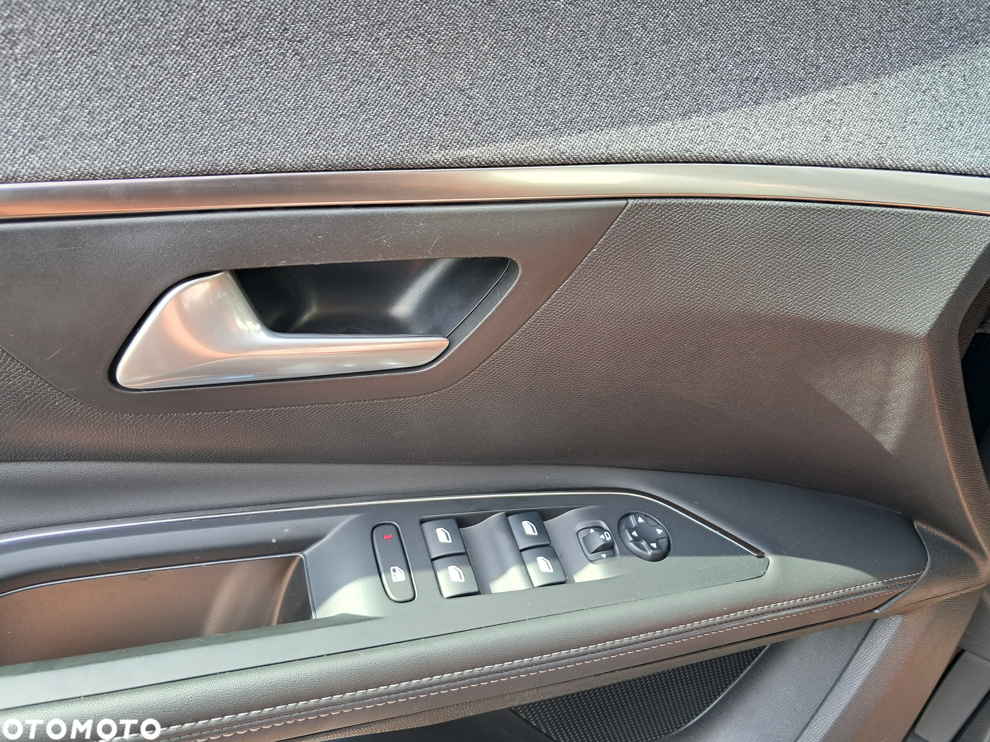 Peugeot 5008 1.5 BlueHDi Allure S&S EAT8 - 17