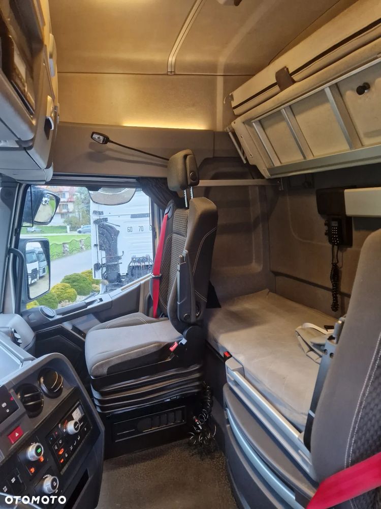 Renault Gama T 520 High Cab - 5