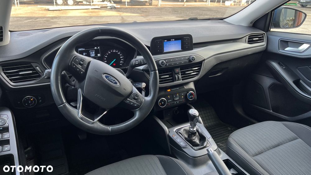 Ford Focus 1.0 EcoBoost Trend Edition - 11