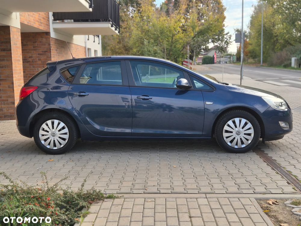 Opel Astra 1.6 Design Edition - 2
