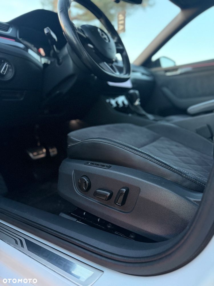 Skoda Superb 2.0 TDI 4x4 DSG Sportline - 22