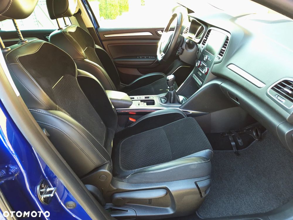 Renault Megane TCe 140 GPF GT LINE - 32