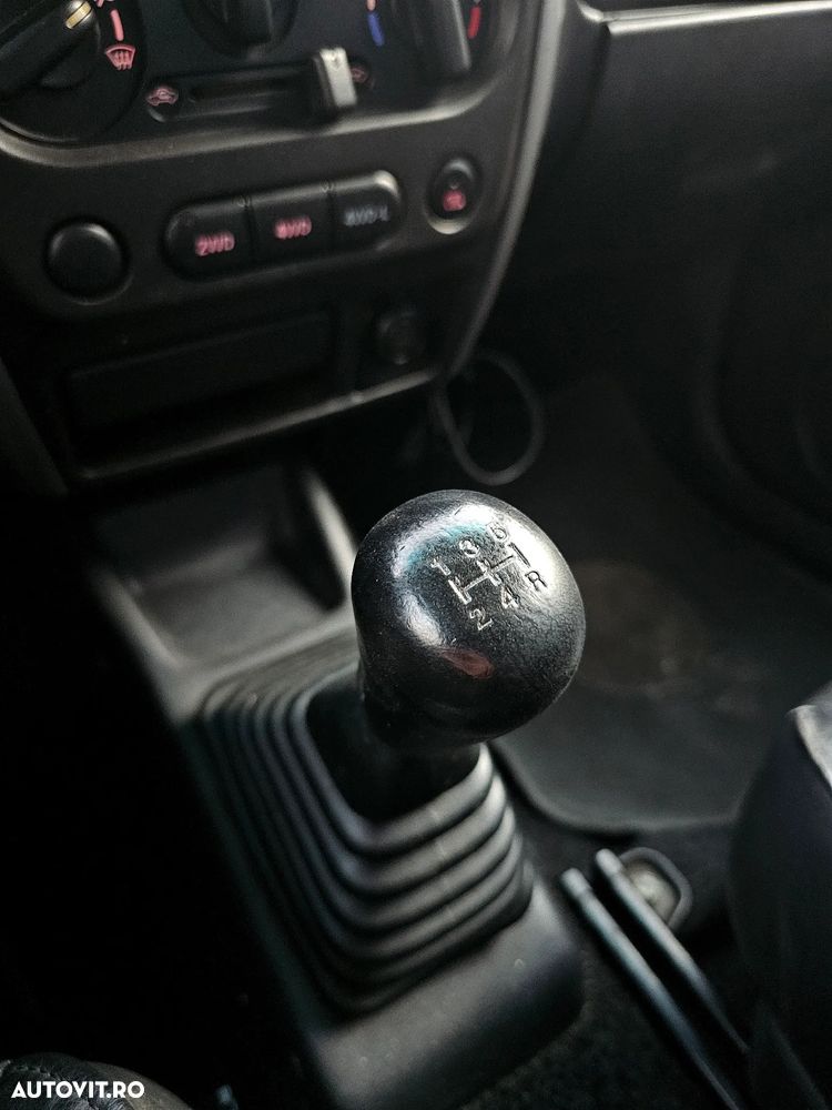 Suzuki Jimny 1.3 JLX - 26