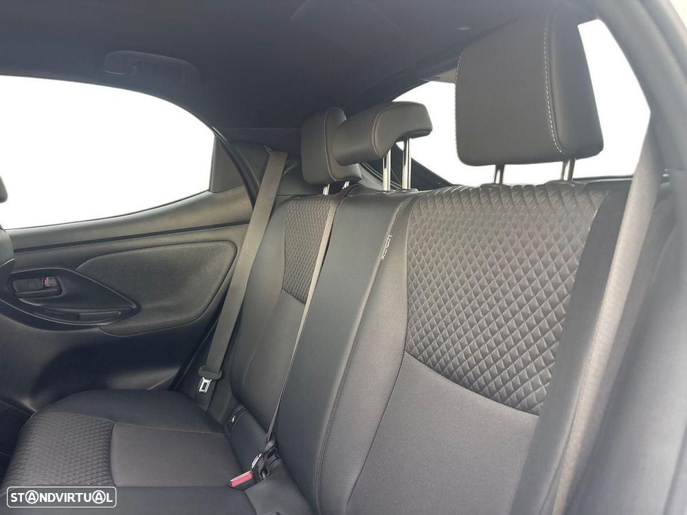 Toyota Yaris - 12