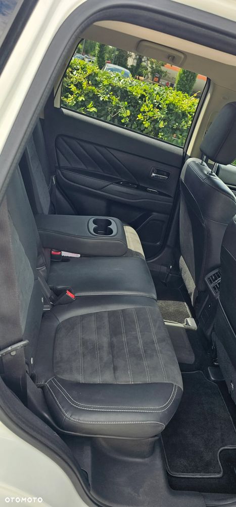 Mitsubishi Outlander Intense + - 16