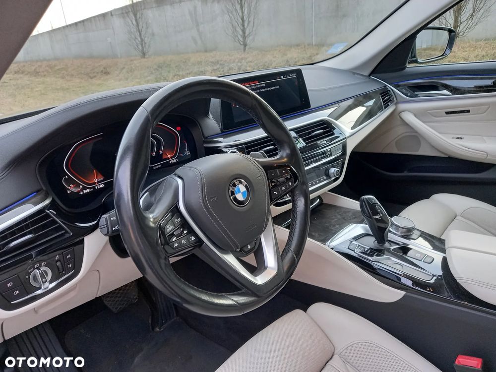 BMW Seria 5 530i xDrive Luxury Line - 22