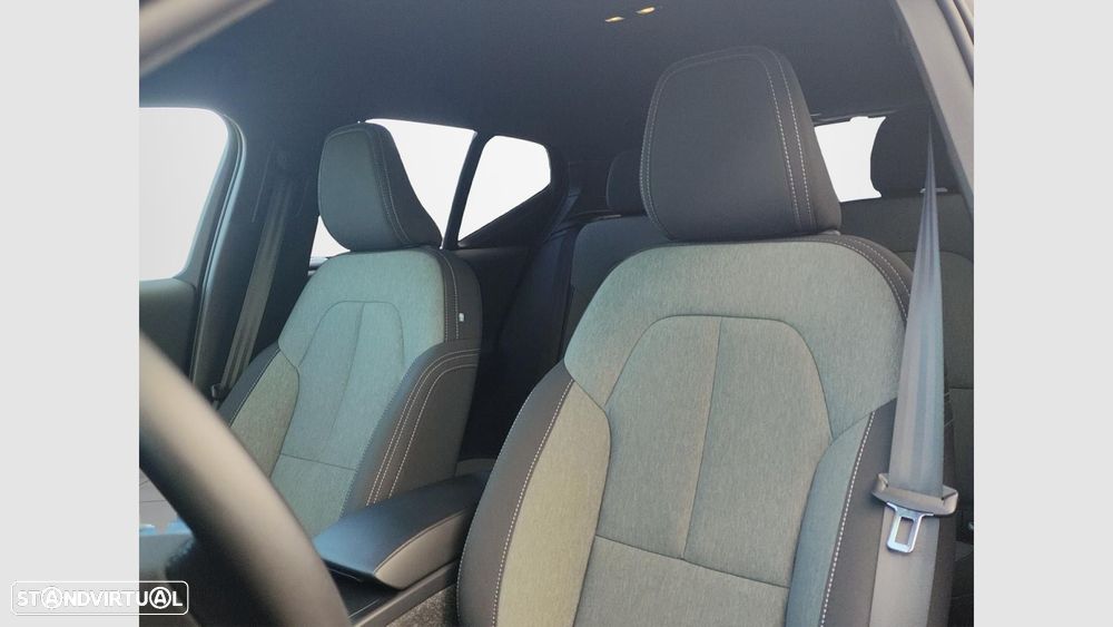 Volvo XC 40 2.0 B3 Black Edition - 12