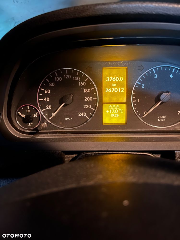 Mercedes-Benz Klasa A 150 Classic Edition 10 - 14