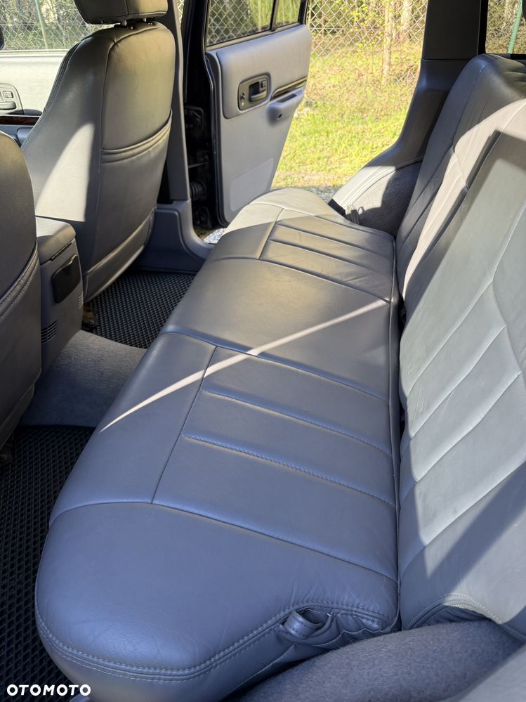 Jeep Cherokee - 20