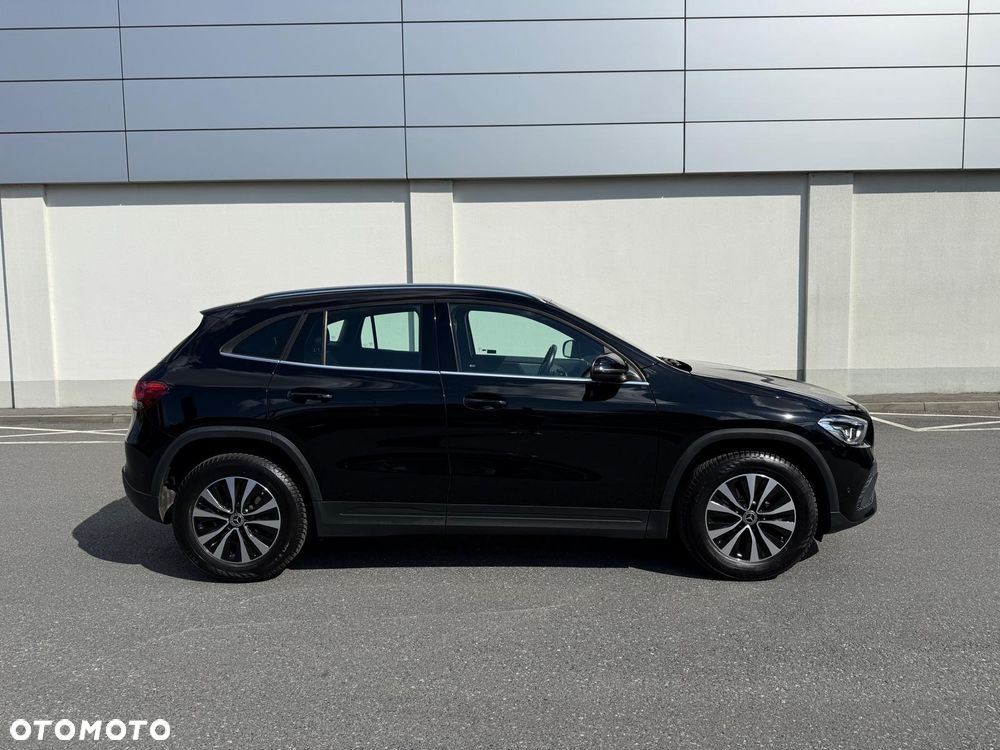 Mercedes-Benz GLA 180 Business Edition - 3