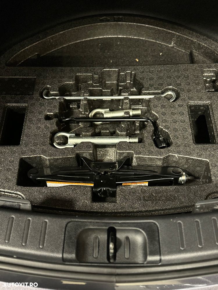 Toyota Corolla 1.8 Lounge - 33