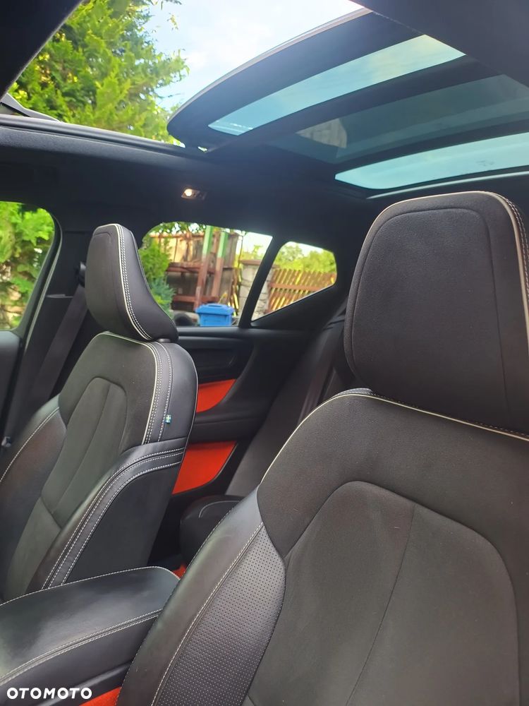 Volvo XC 40 D4 AWD R-Design - 9