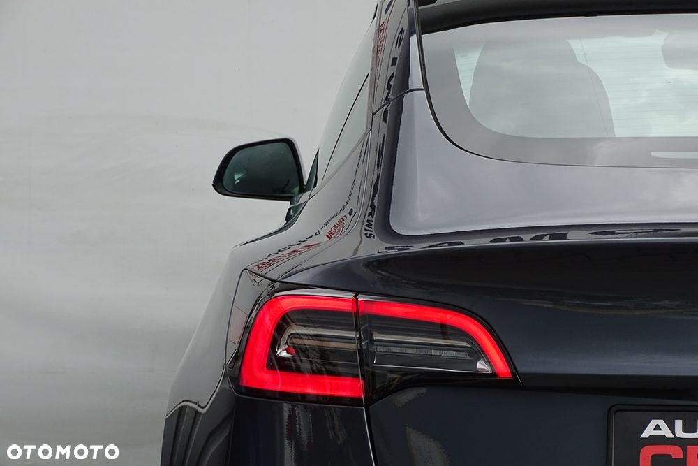 Tesla Model 3 - 15