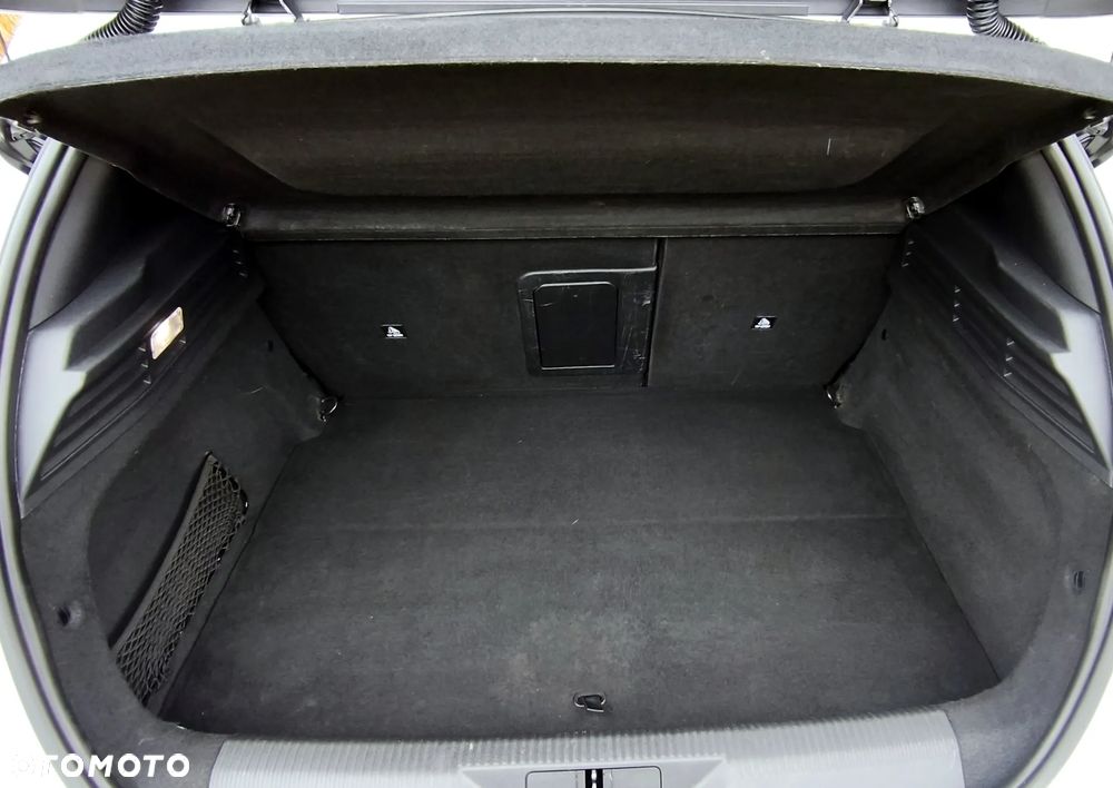 Peugeot 308 - 8