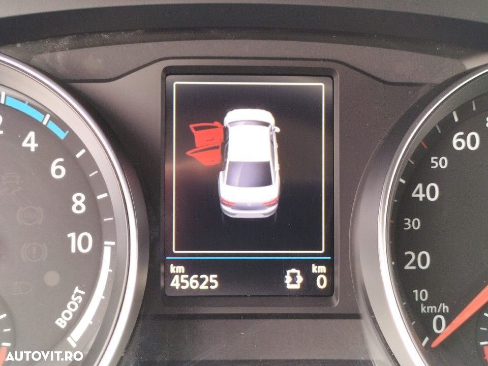 Volkswagen Passat - 12