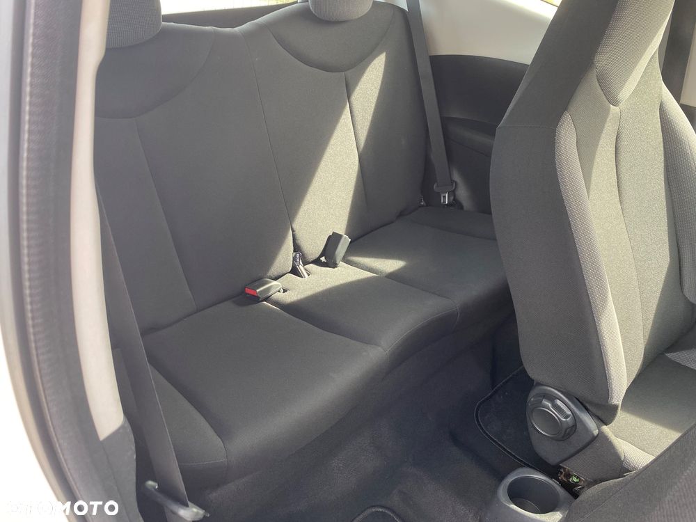 Toyota Aygo x - 26