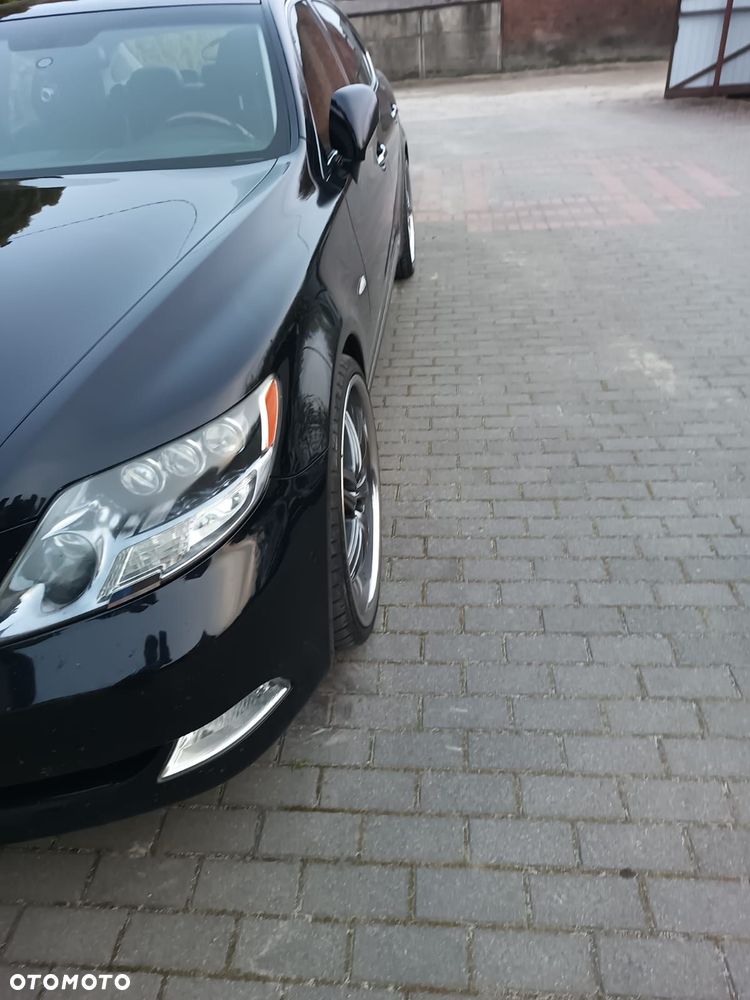 Lexus LS 600h L Prestige - 3