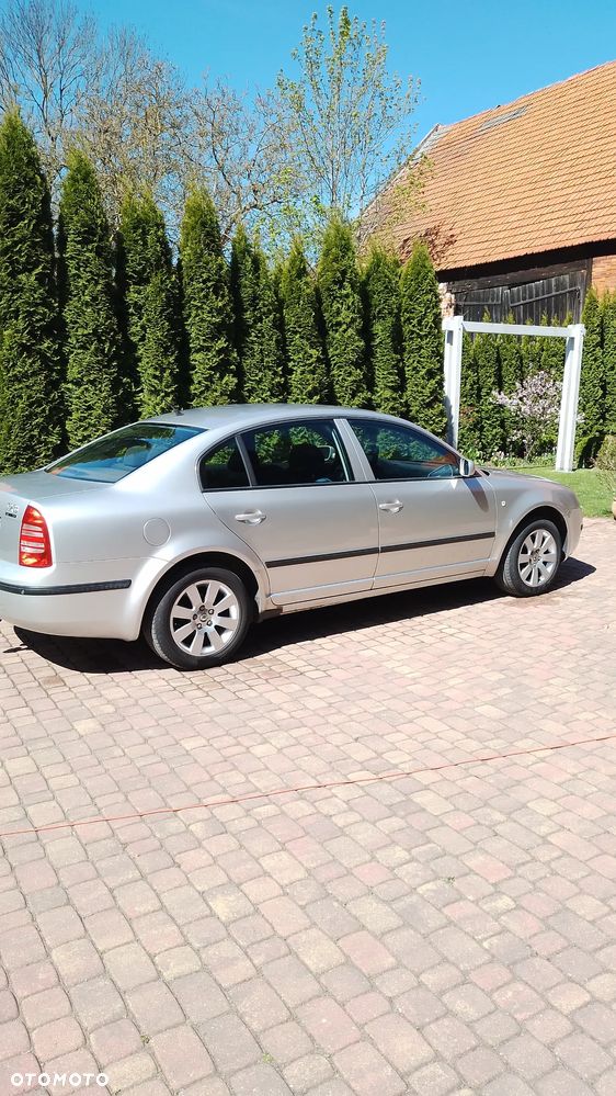 Skoda Superb 2.8 V6 Classic - 16