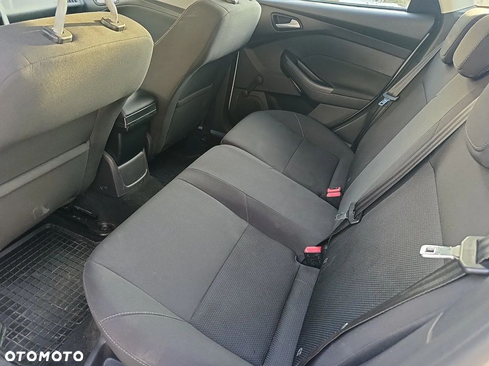 Ford Focus 1.6 Trend - 13